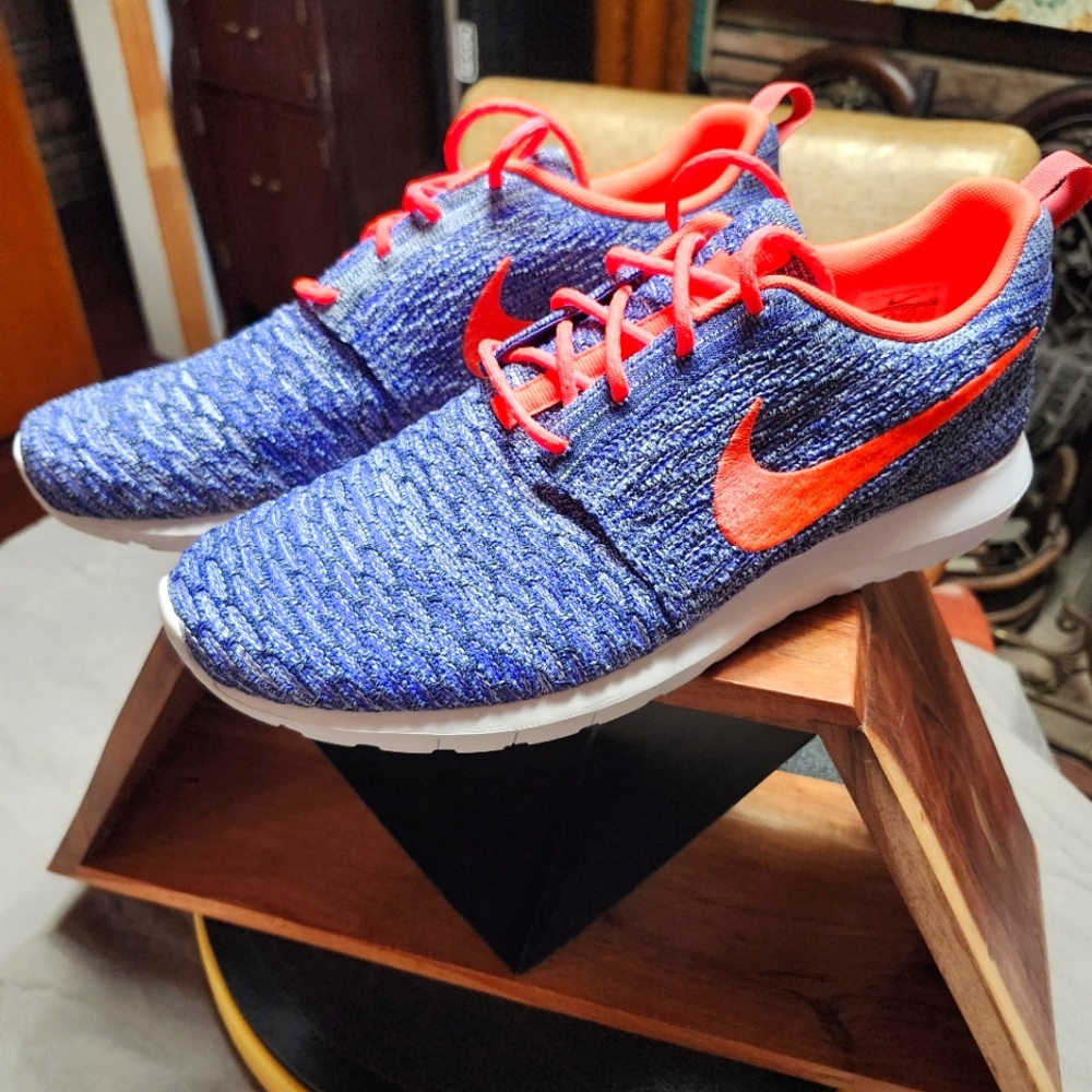 Nike Flyknit Rosherun Persian Violet / Hot Lava Mens Size 10.5